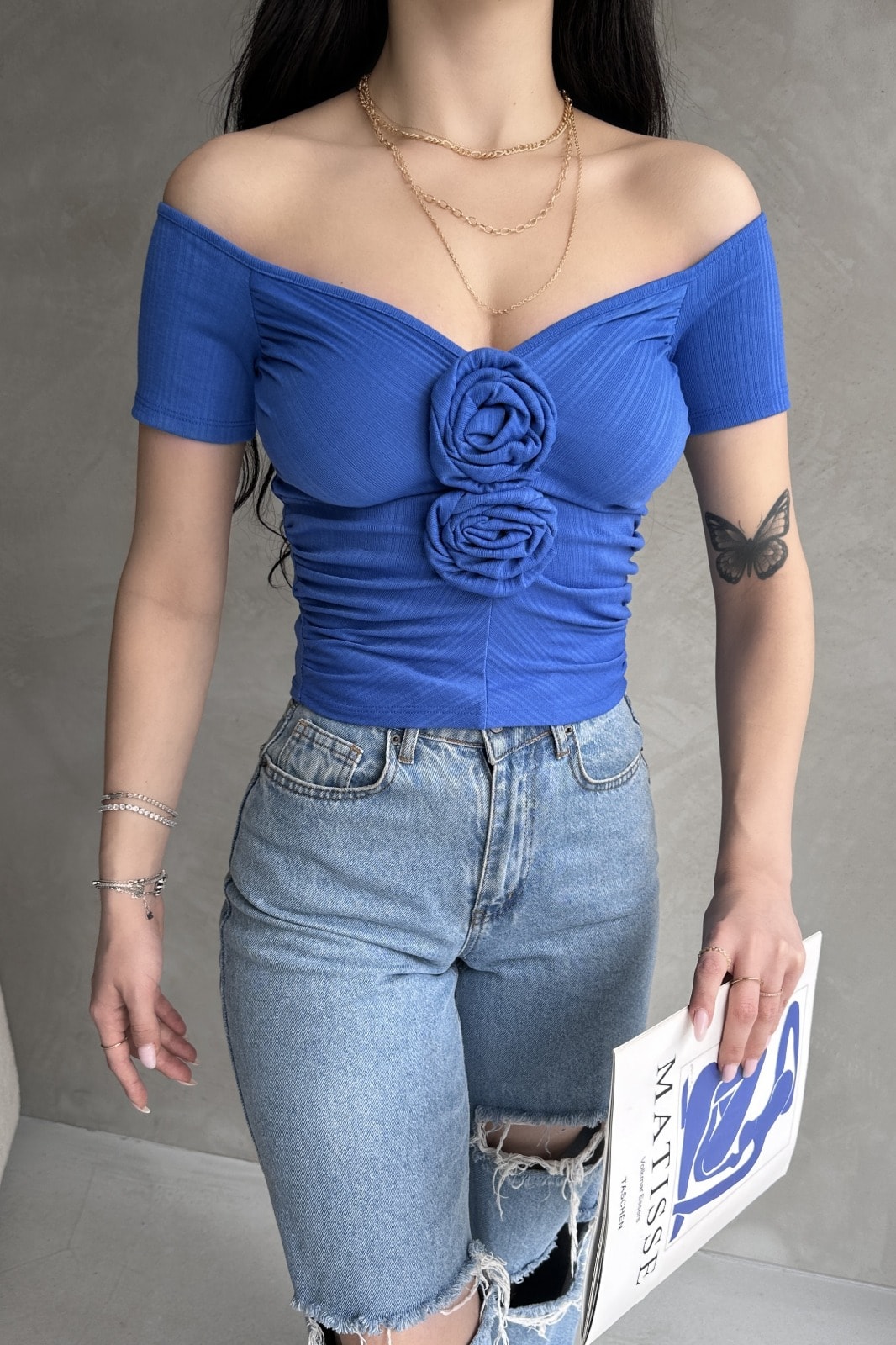 Kayık Yaka Gül Detaylı Crop Bluz - Görsel 8