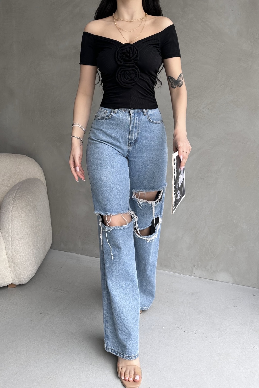 Kayık Yaka Gül Detaylı Crop Bluz - Görsel 13